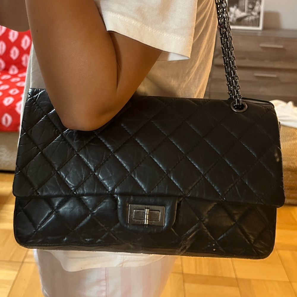 Chanel 2.55 large
Shoulder Strap: 9.75"
Height: 9.5"
Width: 12.25"
Depth: 1.75"